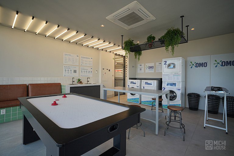 Studio Executivo a 2 min Metro Paraiso com Ar