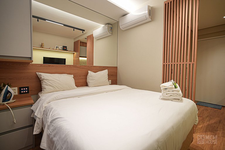 Moderno Studio Executivo • Metro Paraiso com Ar