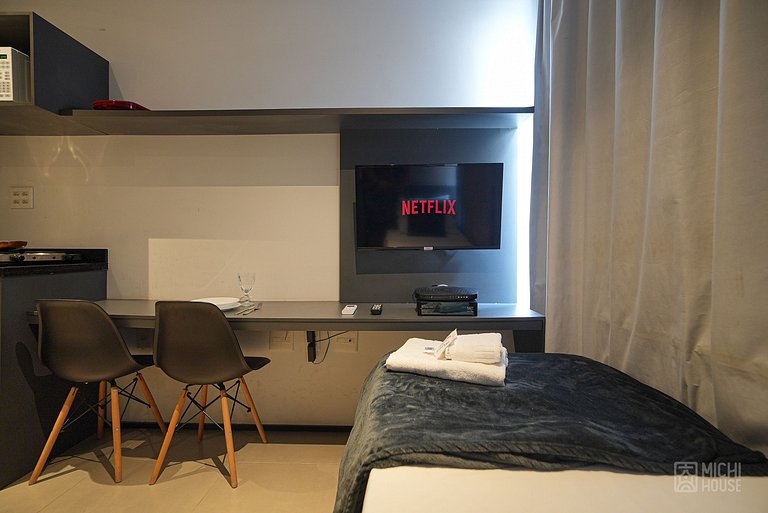 Belo Studio Metro/Santa Casa com Wifi/Ar