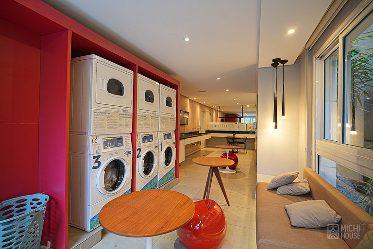 Wonderful Studio Metro light/25 March/DHPP AC/WF