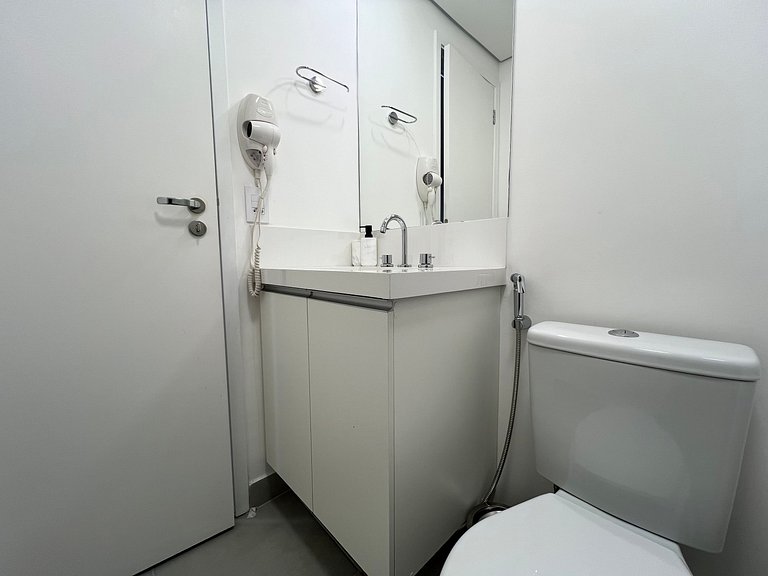Lindo Studio na Liberdade (Metro) com Ar/Wifi
