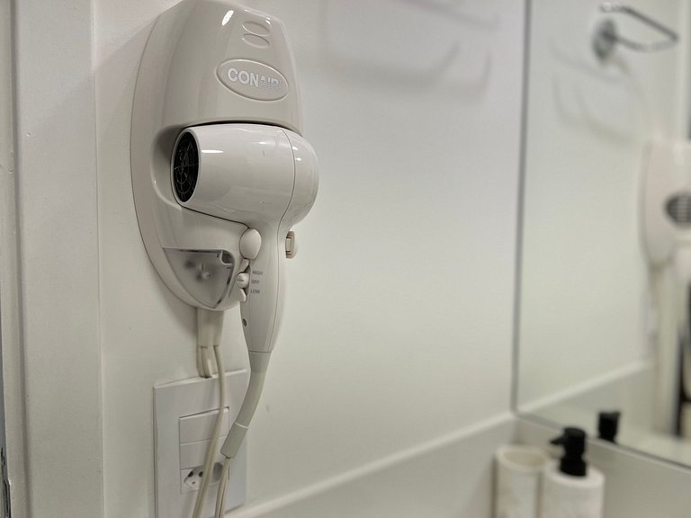Lindo Studio na Liberdade (Metro) com Ar/Wifi