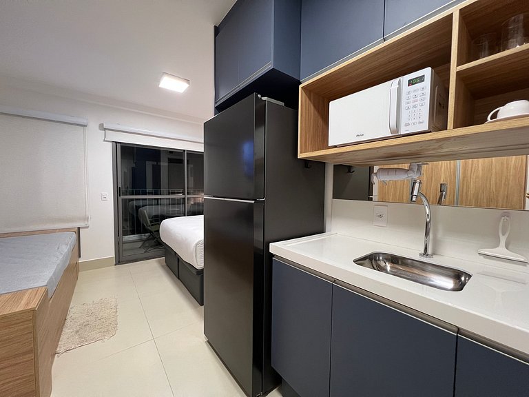 Lindo Studio na Liberdade (Metro) com Ar/Wifi