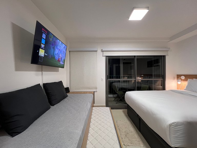 Lindo Studio na Liberdade (Metro) com Ar/Wifi