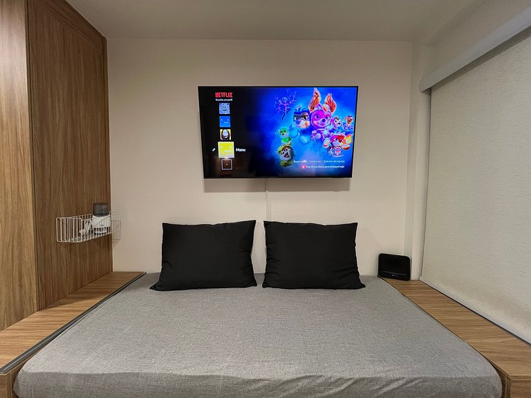 Lindo Studio na Liberdade (Metro) com Ar/Wifi