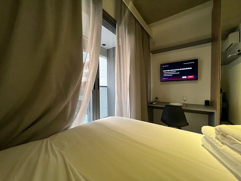 Belo Studio Metro Paraiso AC/WF