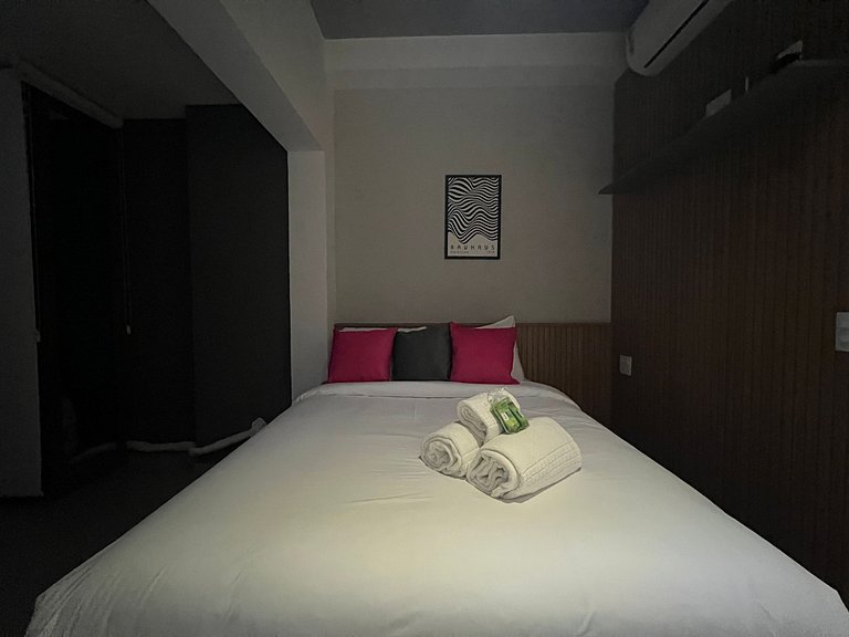 Studio no On Paulista • Metro Paraiso • com Ar
