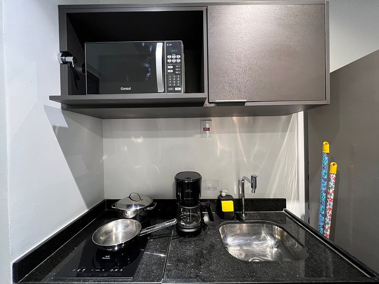 Lindo Studio Metro Oscar Freire/HC com WF/AC