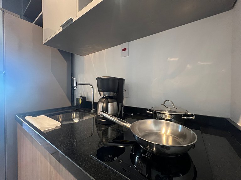Descolado Studio Jardins/Rebouças/HC com AC/WF