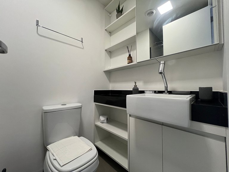 Espaçoso Studio Jardins/Rebouças/HC com AC/WF