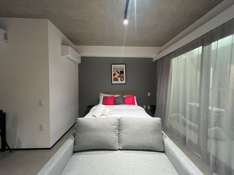 Espaçoso Studio Jardins/Rebouças/HC com AC/WF