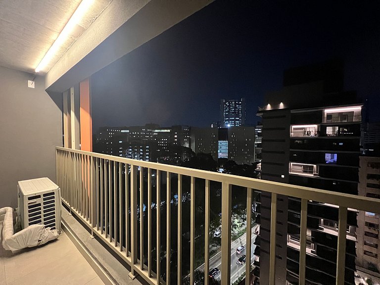 Espaçoso Studio Jardins/Rebouças/HC com AC/WF