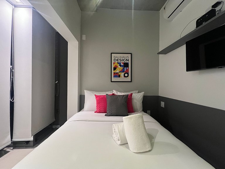 Espaçoso Studio Metro Paraiso com Coworking