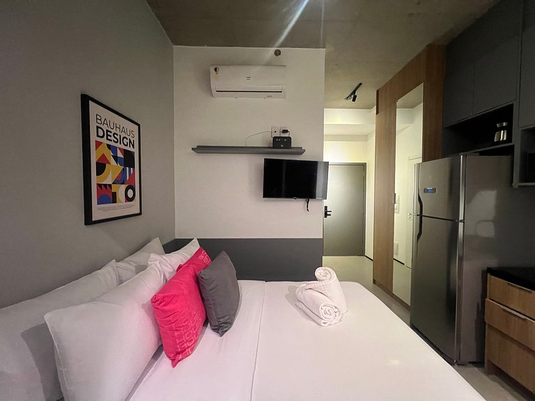 Espaçoso Studio Metro Paraiso com Coworking