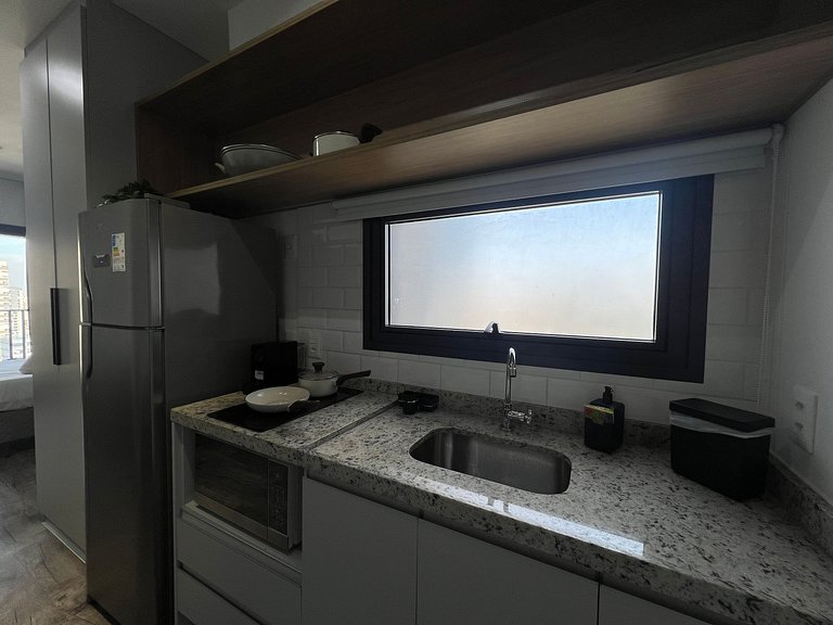 Studio Executivo • Metro Paraiso • com Ar