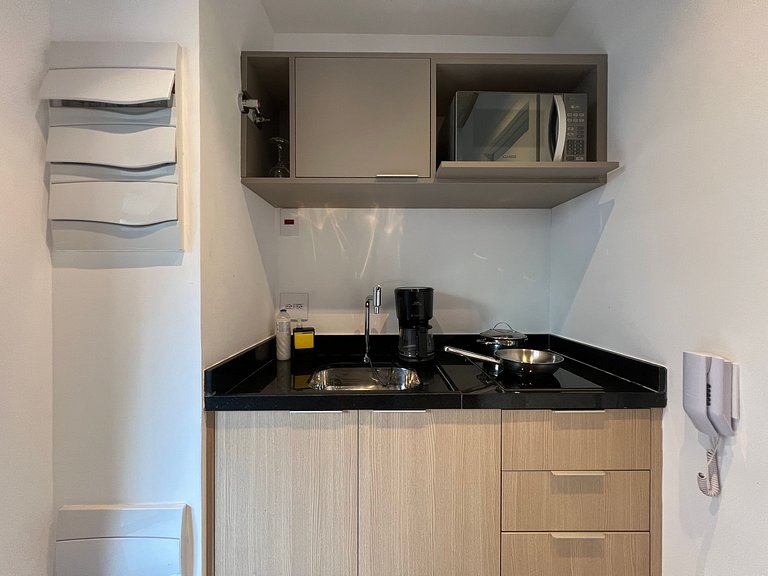 Compacto Studio Jardins/Rebouças/HC com AC/WF