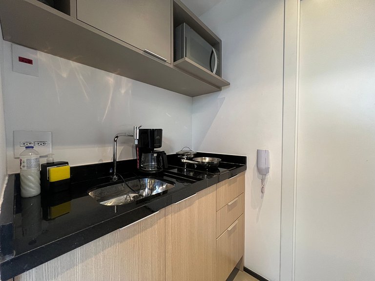 Compacto Studio Jardins/Rebouças/HC com AC/WF