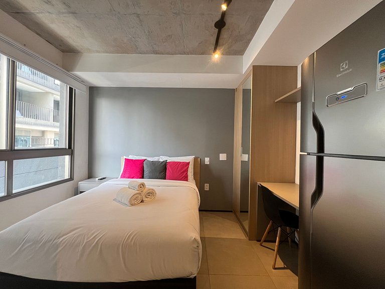 Compacto Studio Jardins/Rebouças/HC com AC/WF