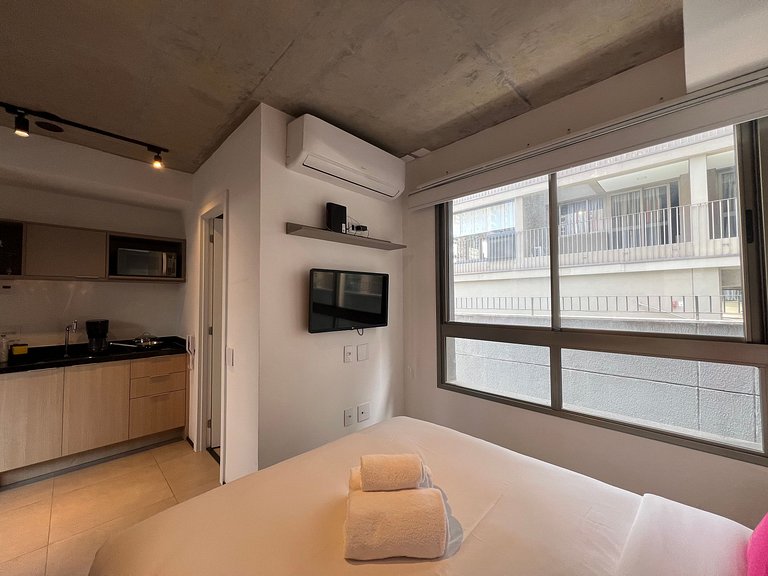 Compacto Studio Jardins/Rebouças/HC com AC/WF