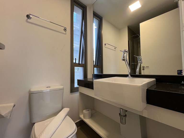 Compacto Studio Jardins/Rebouças/HC com AC/WF