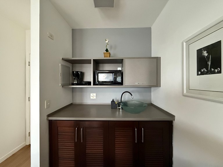 Apartamento Executivo Alphaville • Pratico • Ar