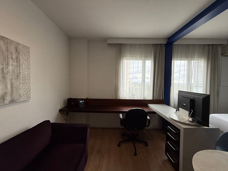 Confortável Flat em Alphaville AC/WF Al Mamore