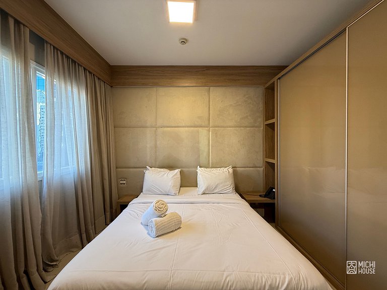 Moderno Flat Executivo • Alphaville • Ar • Wifi