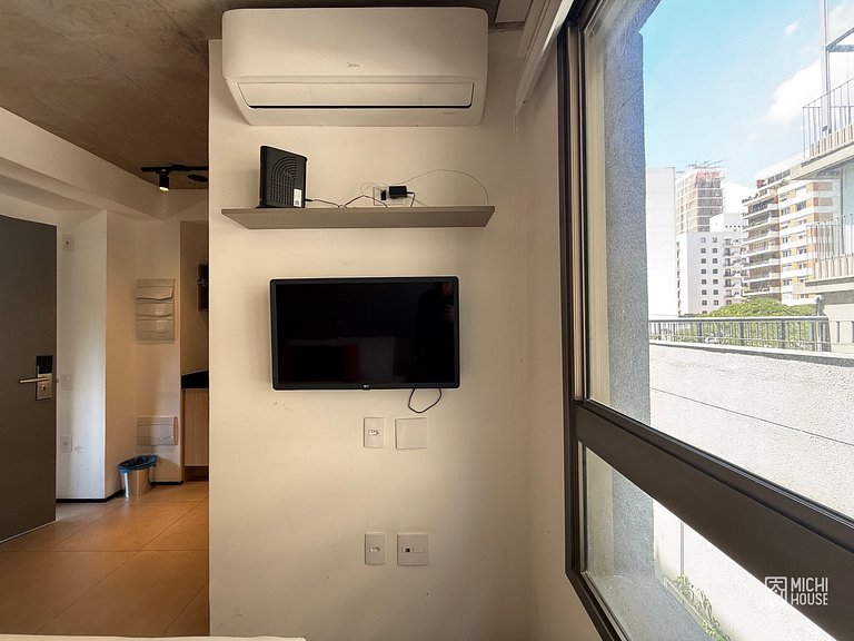 Compacto Studio Jardins/Rebouças/HC com Ar/Wifi