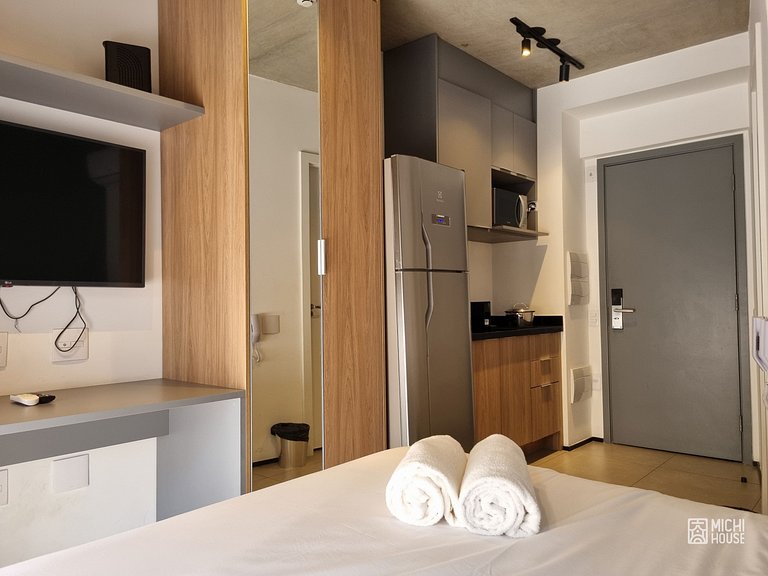 Lindo Studio Metro Oscar Freire/HC com Ar/Wifi