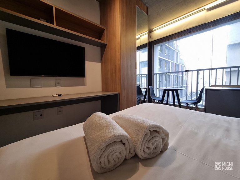 Lindo Studio Metro Oscar Freire/HC com Ar/Wifi