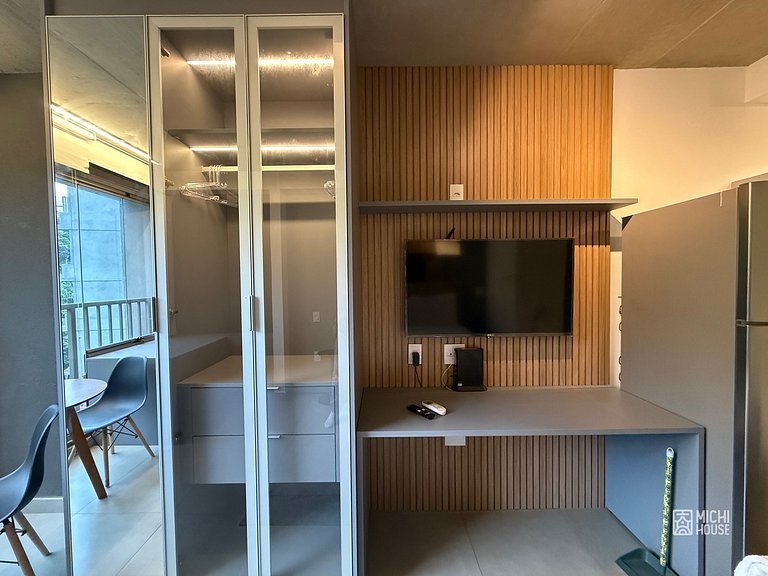 Lindo Studio Metro Oscar Freire/HC com Ar/Wifi