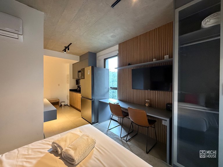 Lindo Studio Metro Oscar Freire/HC com Ar/Wifi