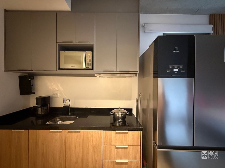 Lindo Studio Metro Oscar Freire/HC com Ar/Wifi