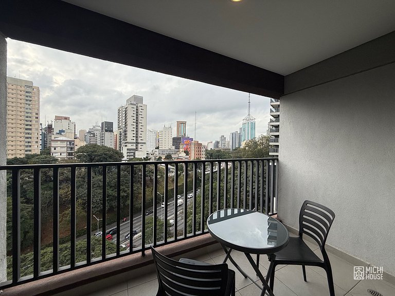 Studio Executivo a 2 min do Metro Paraiso com Ar
