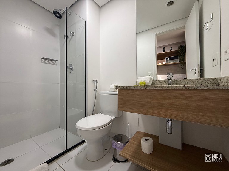 Studio Executivo a 2 min do Metro Paraiso com Ar