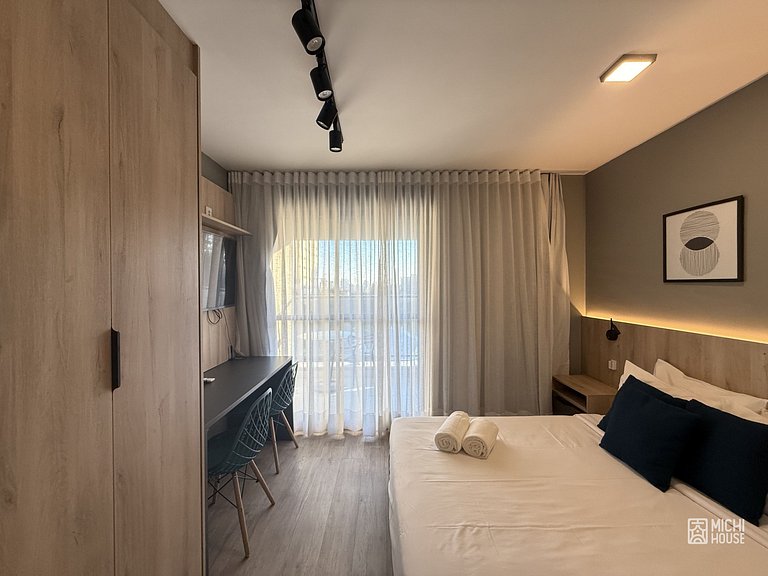 Lindo Studio Pinheiros/ Av Sumare com Wifi/Ar