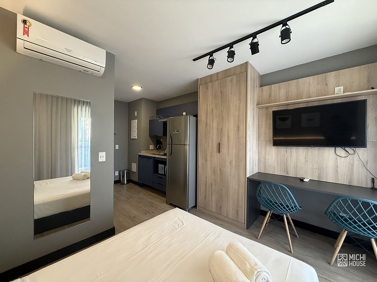 Lindo Studio Pinheiros/ Av Sumare com Wifi/Ar
