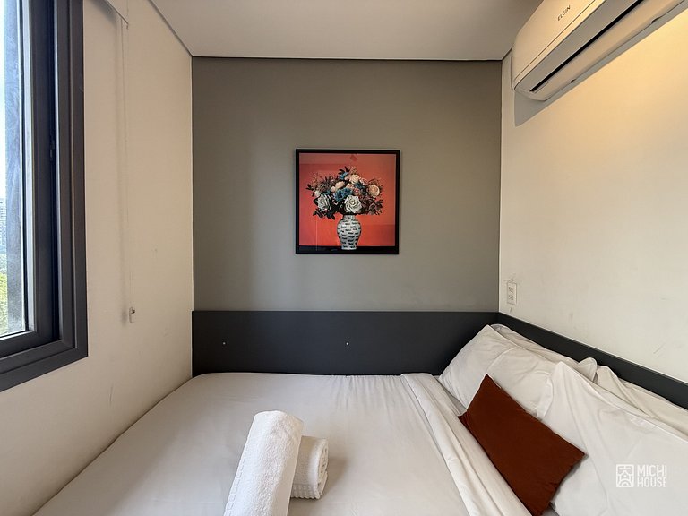 Lindo Studio Metro Vergueiro/Liberdade com Ar/Wifi