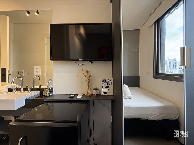 Lindo Studio Metro Vergueiro/Liberdade com Ar/Wifi