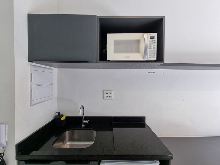 Lindo Studio Metro/Santa Casa com Wifi/Ar