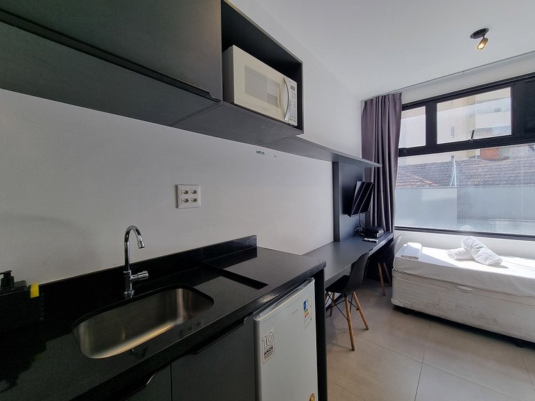 Belo Studio Metro/Santa Casa com Wifi/Ar