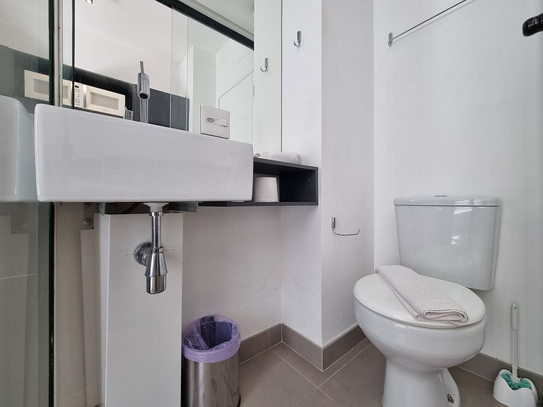 Belo Studio Metro/Santa Casa com Wifi/Ar
