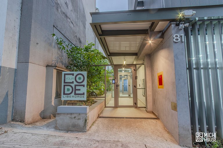 Studio Feira Liberdade • Metro • Praticidade