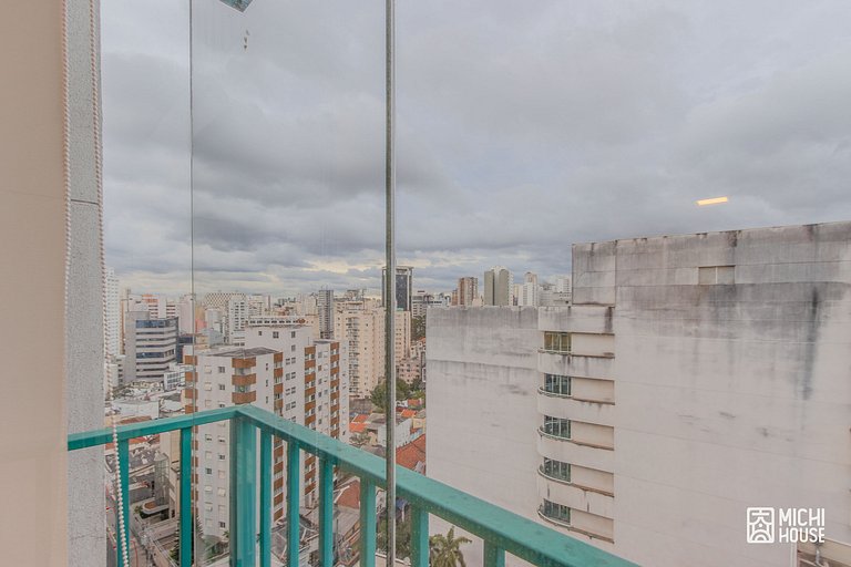 Studio Feira Liberdade • Metro • Praticidade