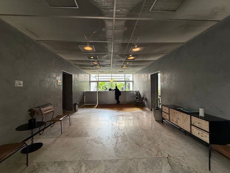 Apartamento 2/4 • Bela Vista • Shoping Frei Caneca