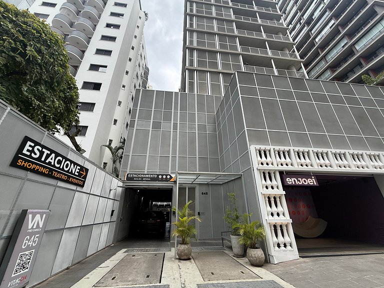 Apartamento 2/4 • Bela Vista • Shoping Frei Caneca