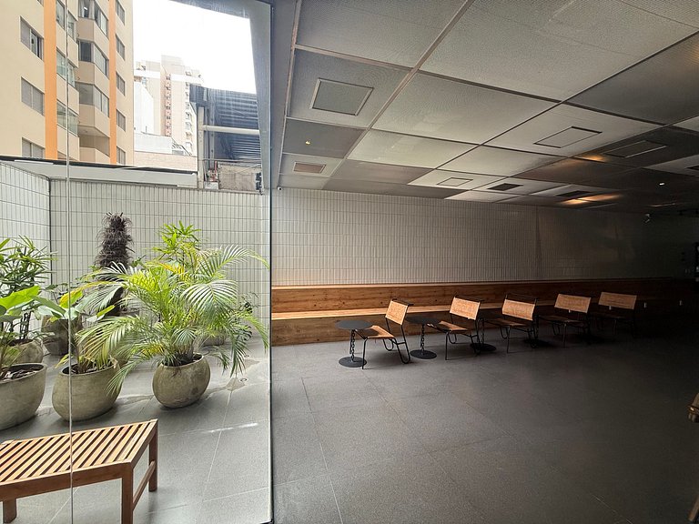 Apartamento 2/4 • Bela Vista • Shoping Frei Caneca