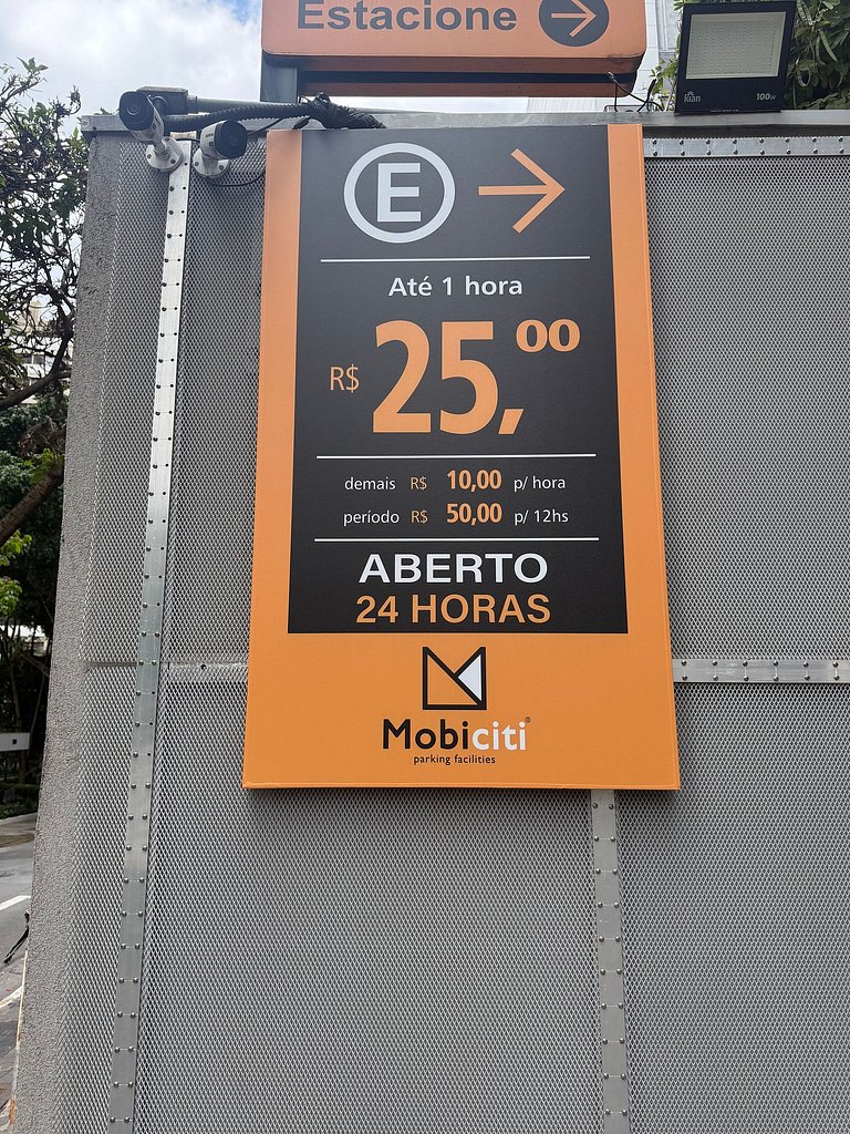 Apartamento 2/4 • Bela Vista • Shoping Frei Caneca