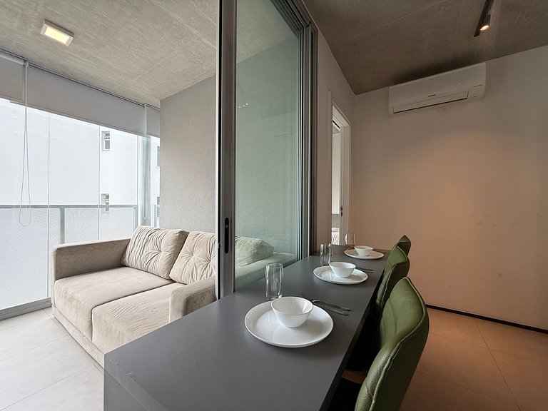 Apartamento 2/4 • Bela Vista • Shoping Frei Caneca