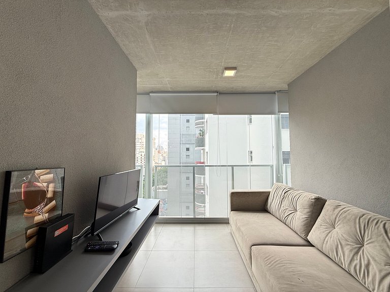 Apartamento 2/4 • Bela Vista • Shoping Frei Caneca